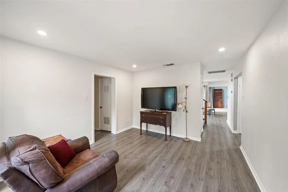 16510 De Lozier Street Jersey Village, TX 77040