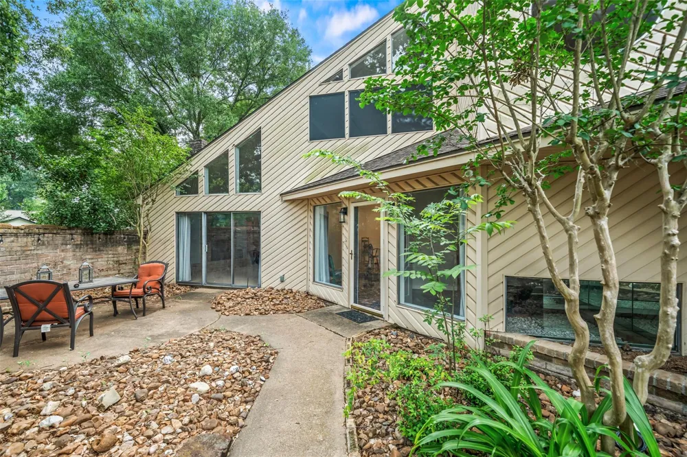 16510 De Lozier Street Jersey Village, TX 77040