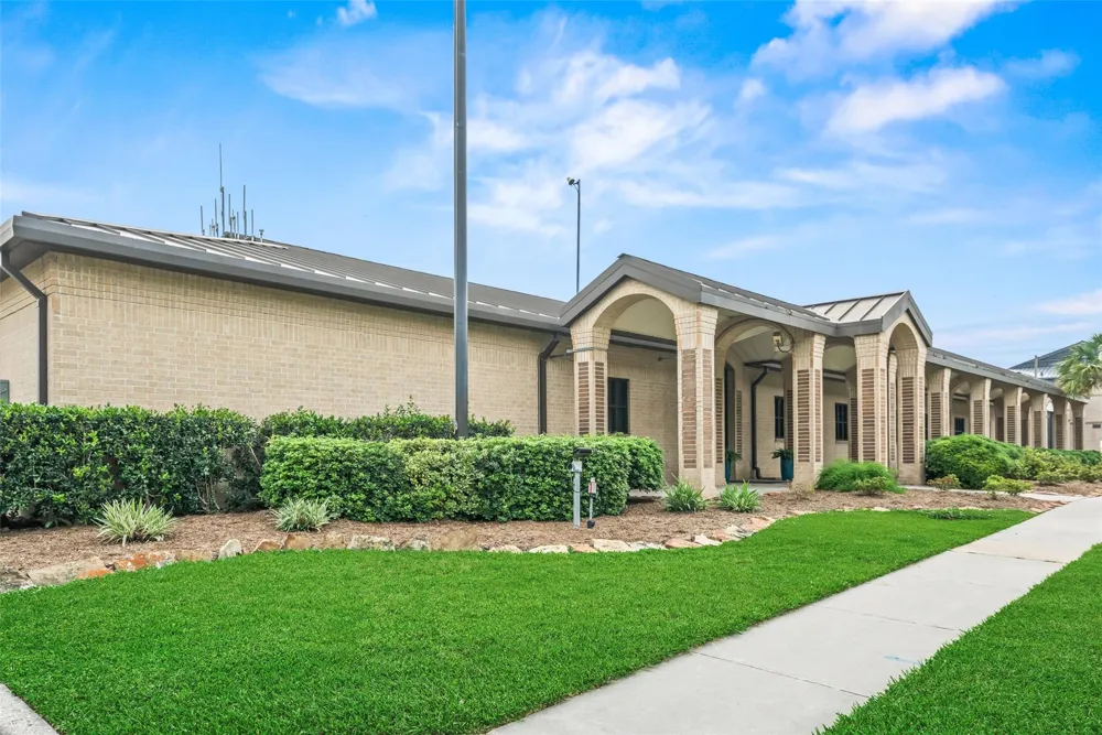 16510 De Lozier Street Jersey Village, TX 77040