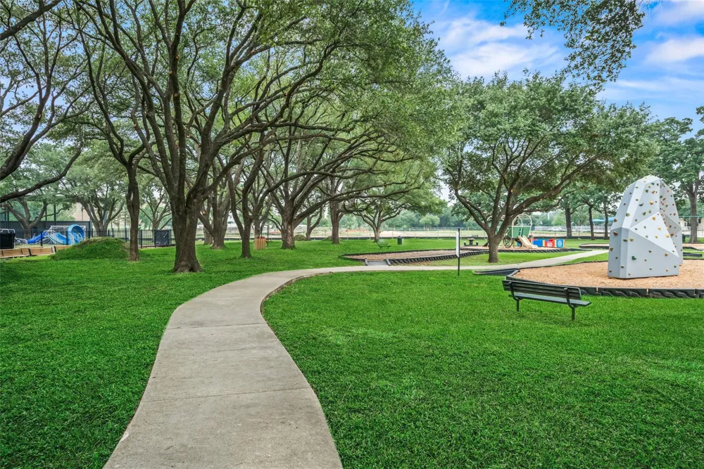 16510 De Lozier Street Jersey Village, TX 77040