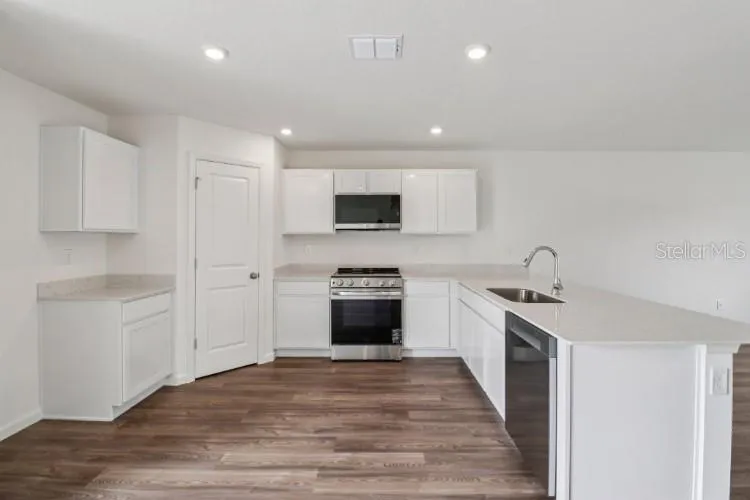 468 OAK CANOPY CIRCLE Avon Park, FL 33825