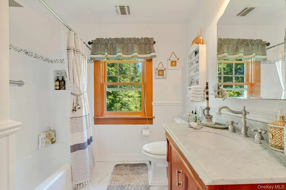 1025 9th Street Greenport, NY 11944