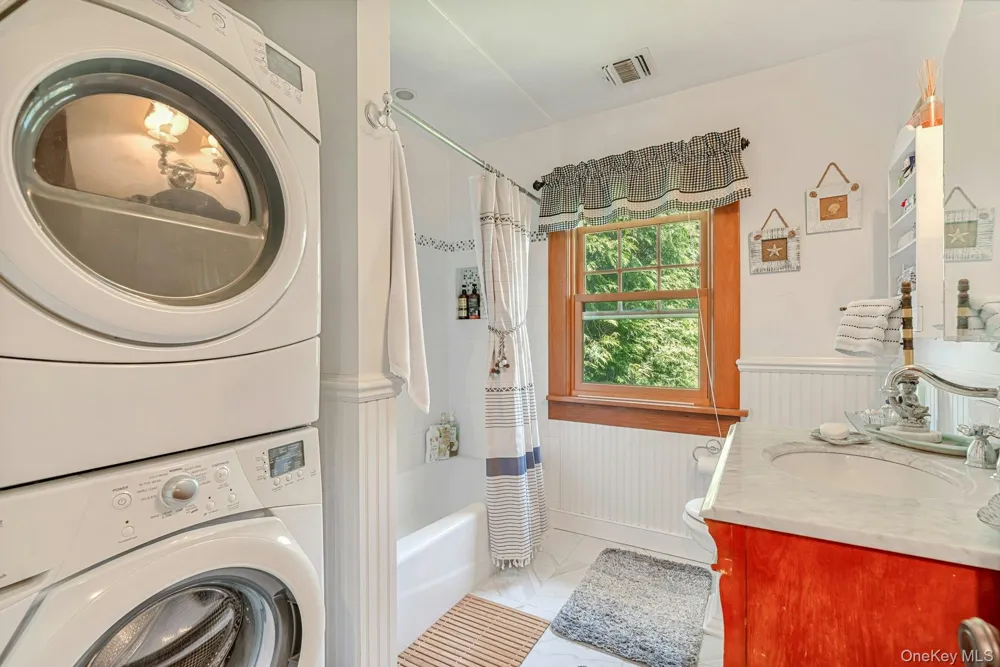 1025 9th Street Greenport, NY 11944