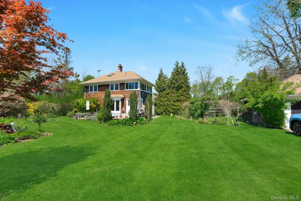 1025 9th Street Greenport, NY 11944