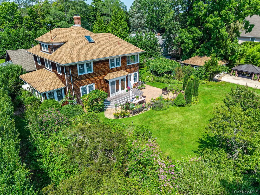1025 9th Street Greenport, NY 11944