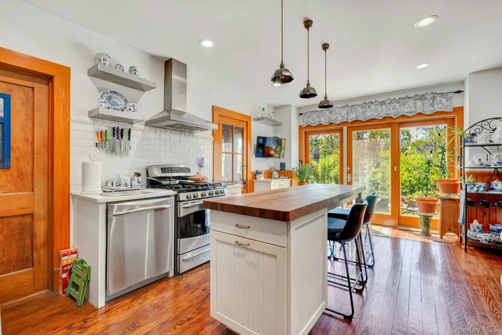 1025 9th Street Greenport, NY 11944