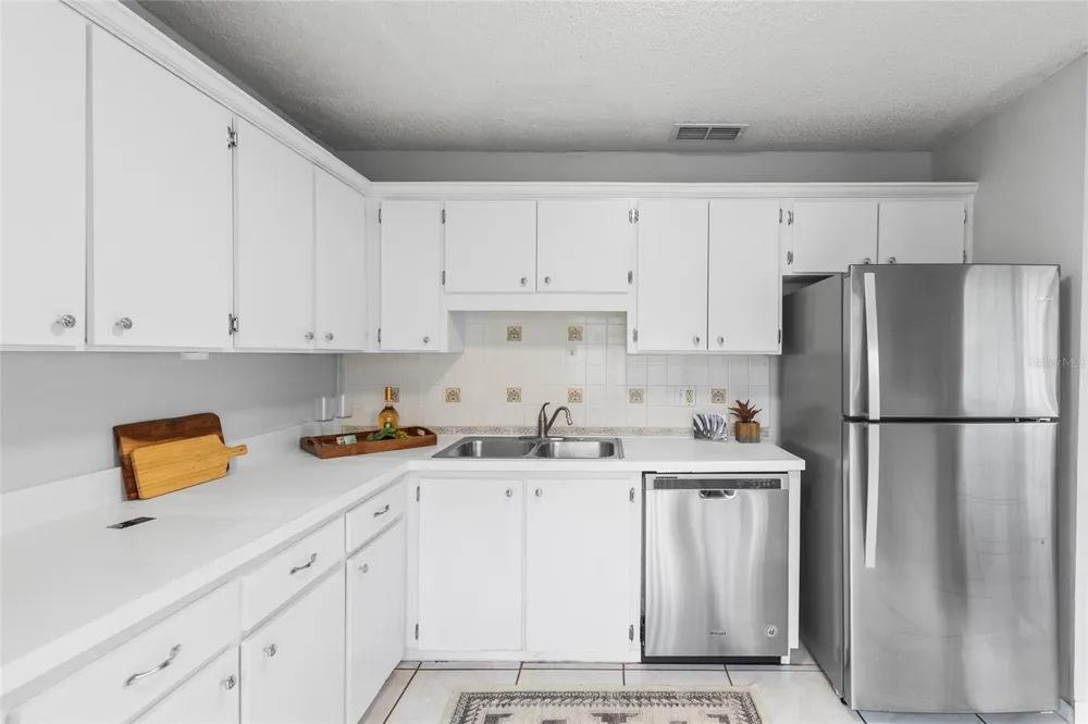 7608 WILLOW PARK DRIVE Temple Terrace, FL 33637