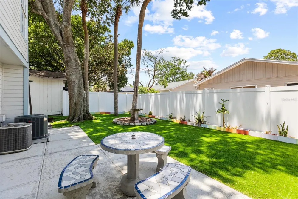 7608 WILLOW PARK DRIVE Temple Terrace, FL 33637