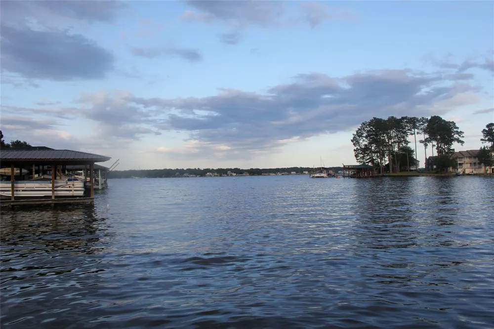 465 Creek Drive Onalaska, TX 77360