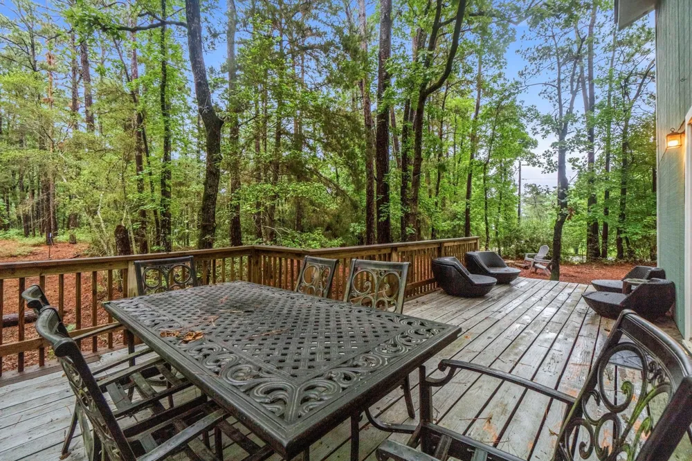 465 Creek Drive Onalaska, TX 77360