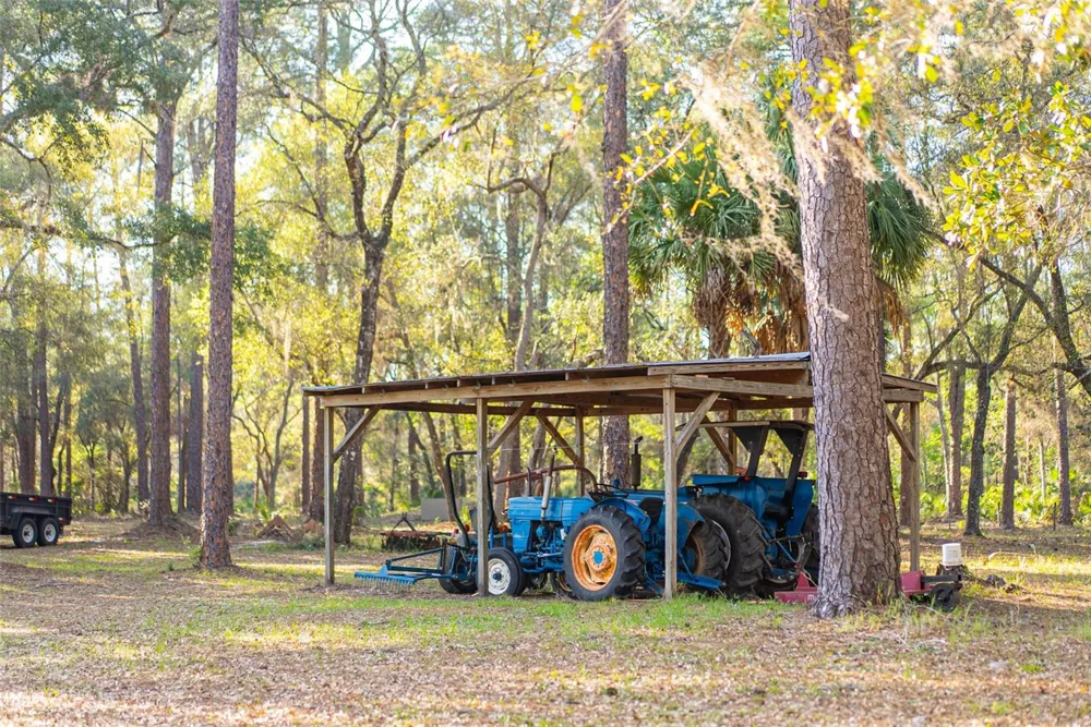 8600 NE 147TH AVENUE ROAD Silver Springs, FL 34488