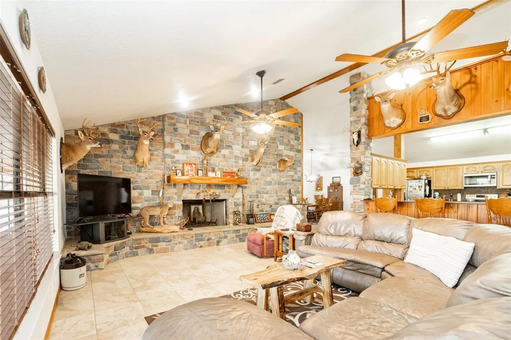 8600 NE 147TH AVENUE ROAD Silver Springs, FL 34488