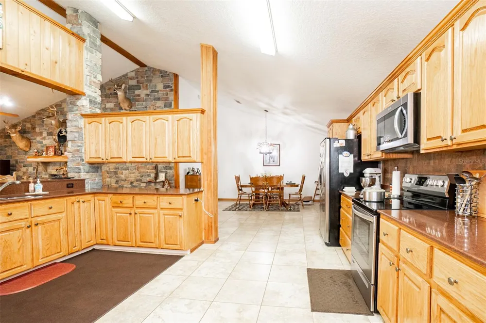 8600 NE 147TH AVENUE ROAD Silver Springs, FL 34488