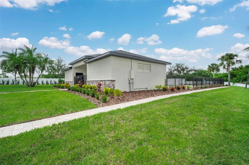 476 OAK CANOPY CIRCLE Avon Park, FL 33825