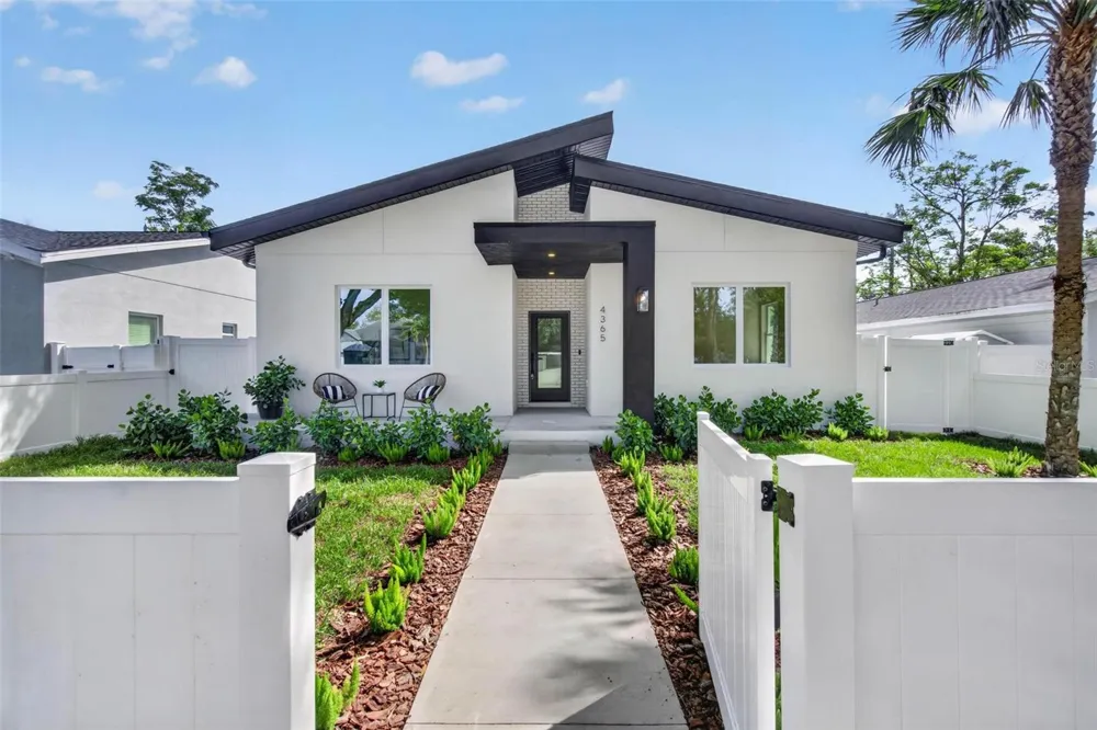 4365 IRIS STREET St Petersburg, FL 33714