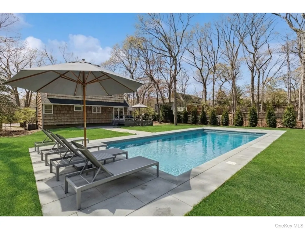 135 Pembroke Drive East Hampton, NY 11937