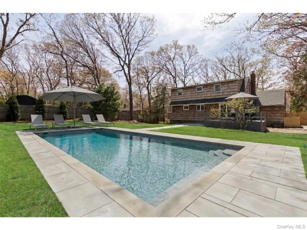 135 Pembroke Drive East Hampton, NY 11937