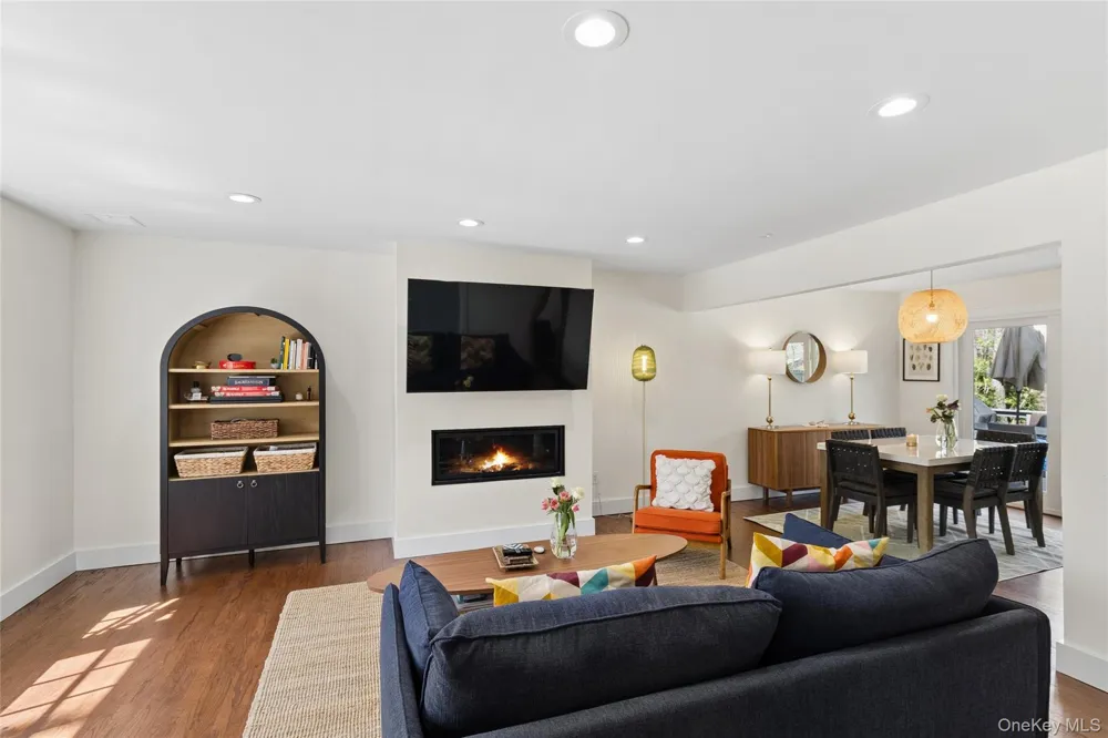 135 Pembroke Drive East Hampton, NY 11937
