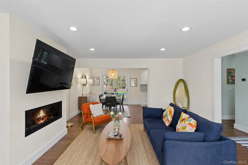 135 Pembroke Drive East Hampton, NY 11937