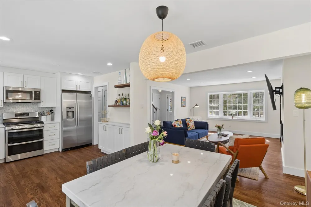 135 Pembroke Drive East Hampton, NY 11937