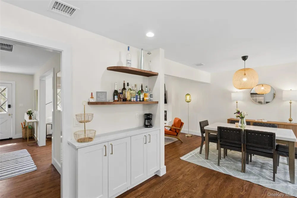 135 Pembroke Drive East Hampton, NY 11937