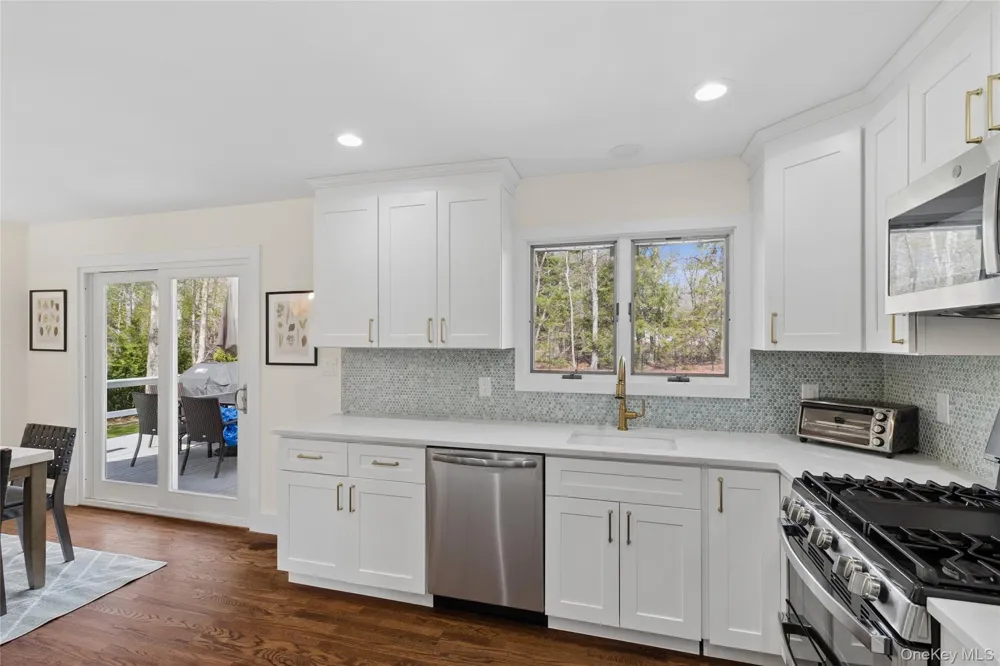 135 Pembroke Drive East Hampton, NY 11937