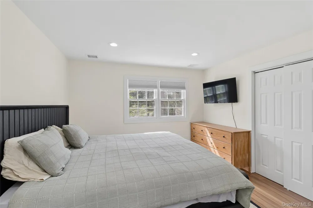 135 Pembroke Drive East Hampton, NY 11937