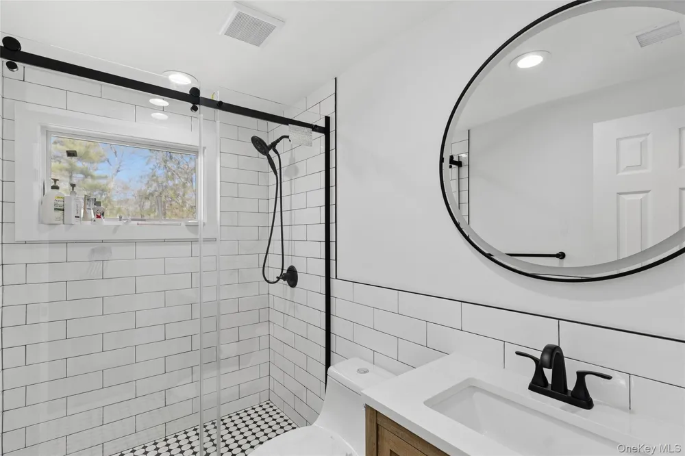 135 Pembroke Drive East Hampton, NY 11937