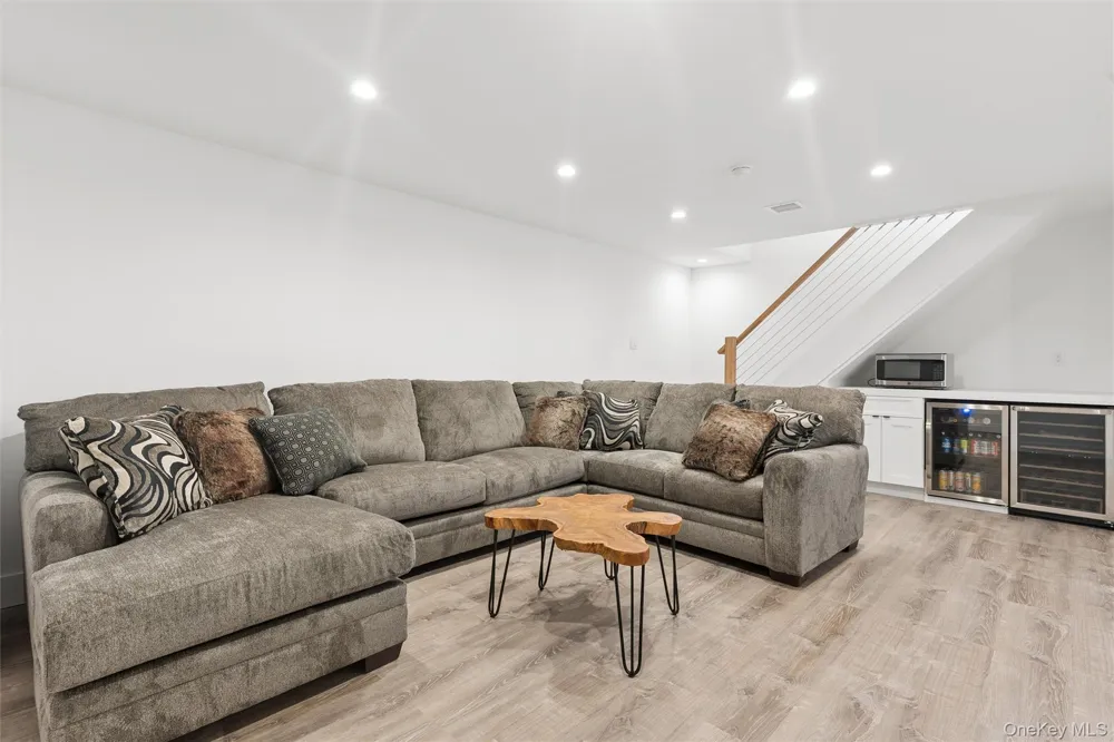 502 Springs Fireplace Road East Hampton, NY 11937