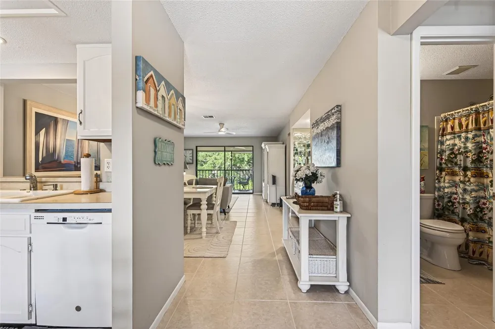 360 THREE LAKES LANE #J Venice, FL 34285
