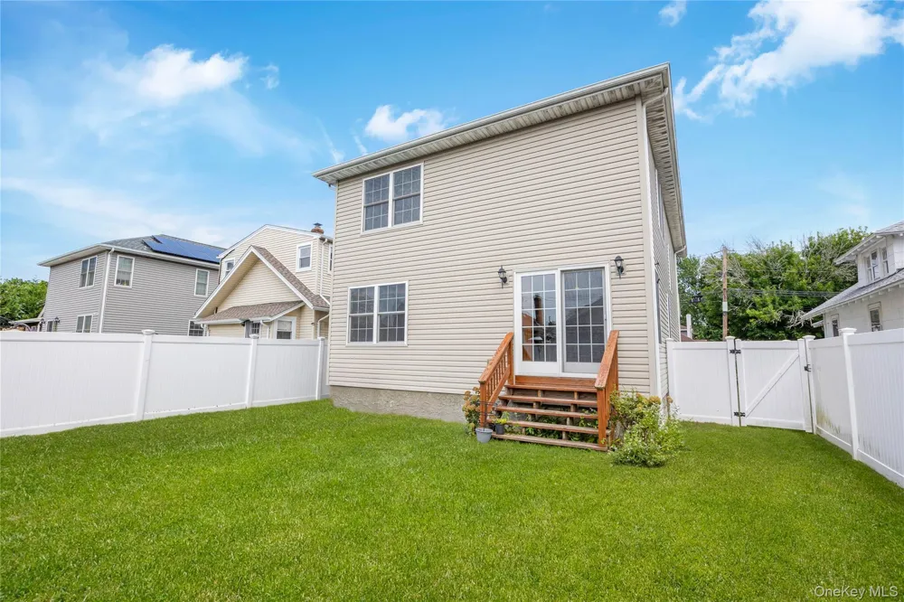 2758 Harvard Place Baldwin, NY 11510