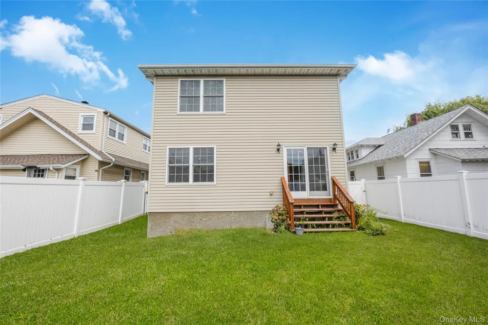 2758 Harvard Place Baldwin, NY 11510