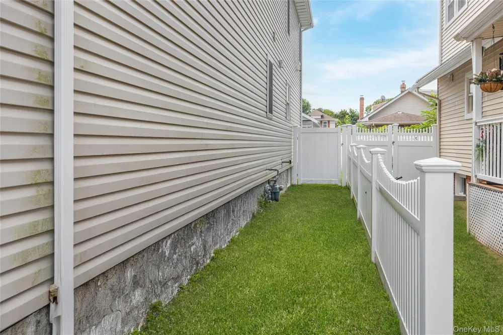 2758 Harvard Place Baldwin, NY 11510