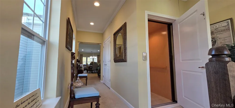 17 Greentree Court Shirley, NY 11967
