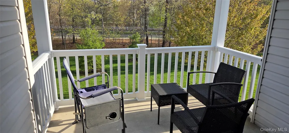 17 Greentree Court Shirley, NY 11967