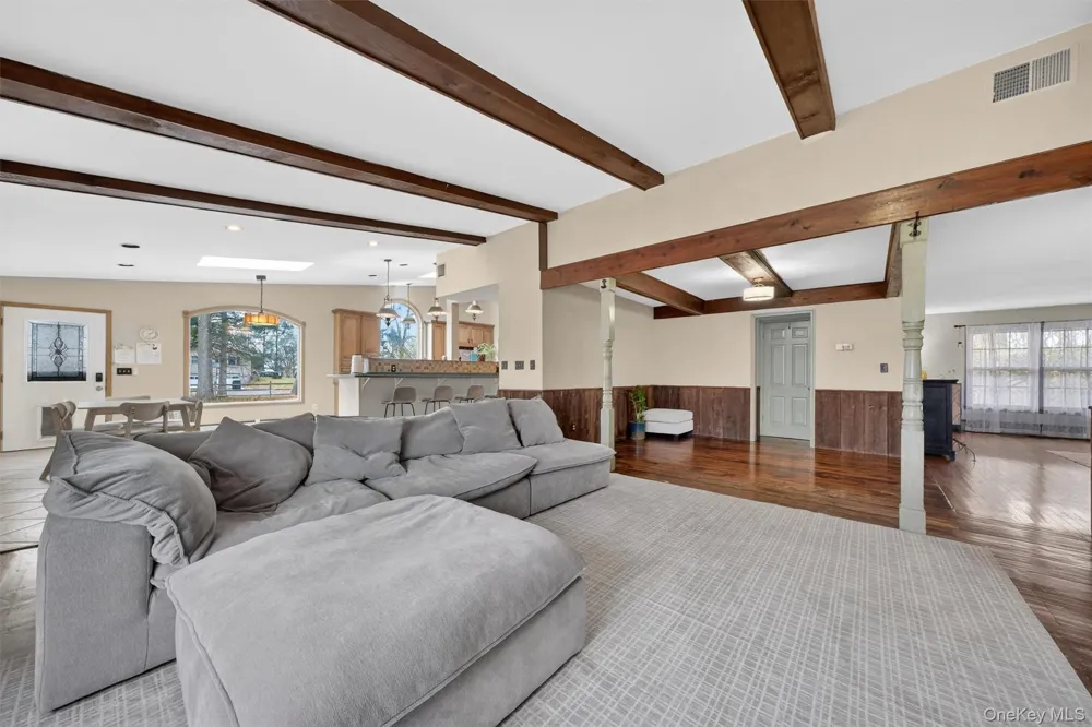 16 Mockingbird Lane Washingtonville, NY 10992