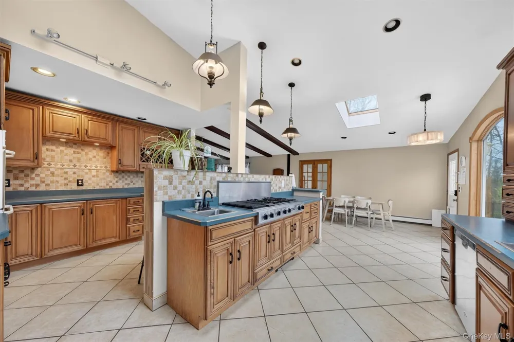 16 Mockingbird Lane Washingtonville, NY 10992