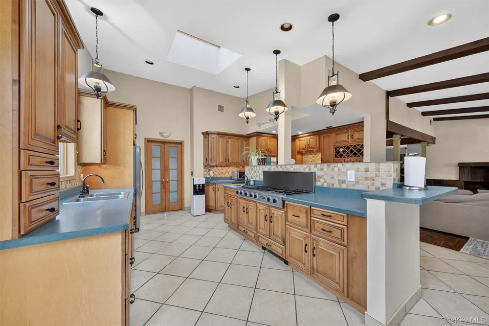 16 Mockingbird Lane Washingtonville, NY 10992