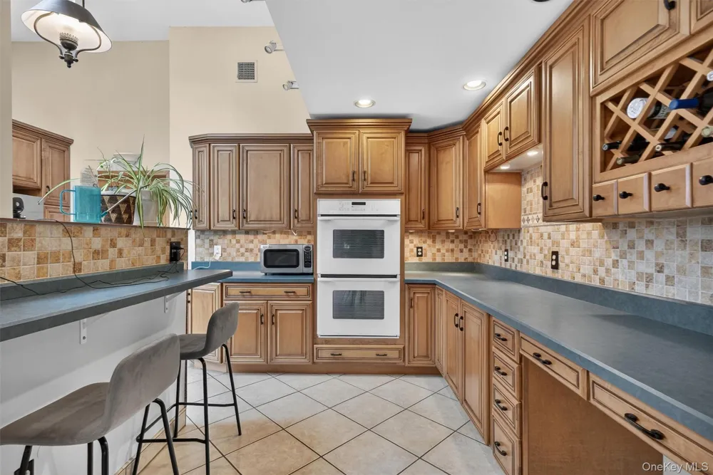 16 Mockingbird Lane Washingtonville, NY 10992