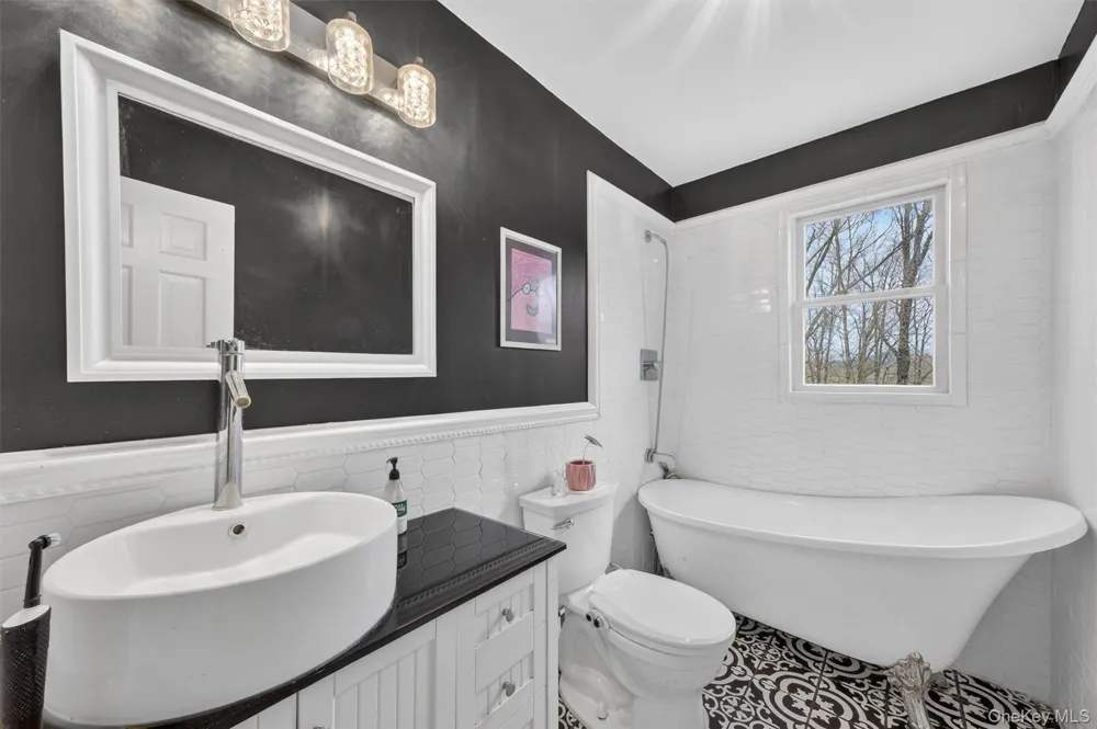 16 Mockingbird Lane Washingtonville, NY 10992