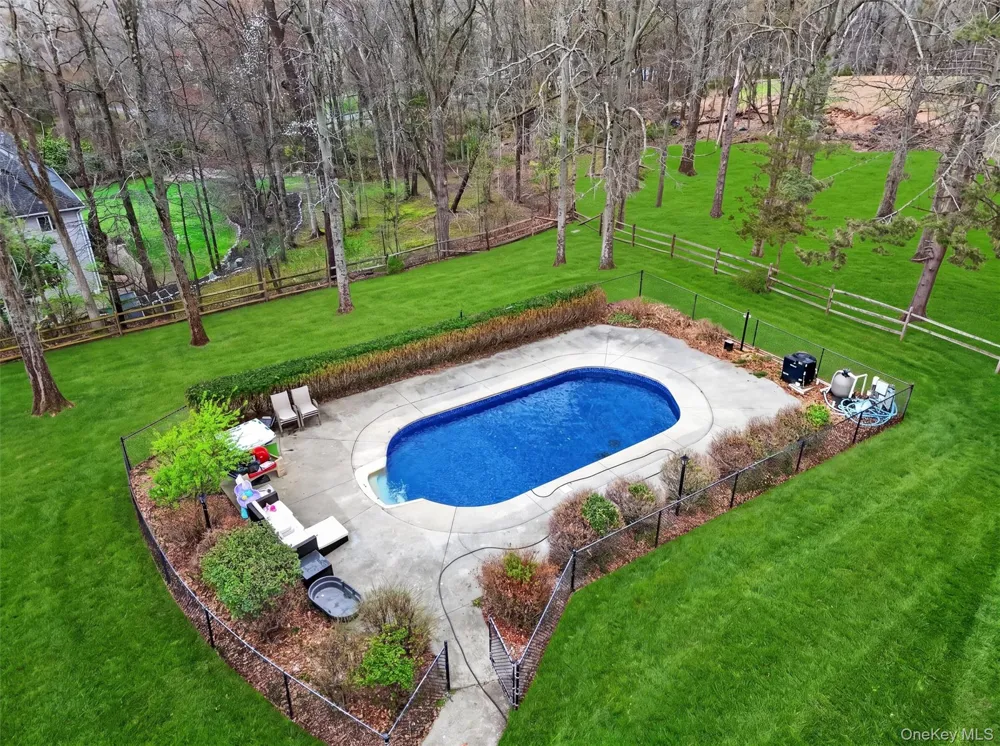 16 Mockingbird Lane Washingtonville, NY 10992