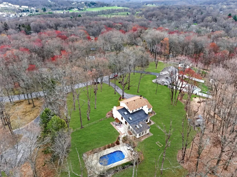 16 Mockingbird Lane Washingtonville, NY 10992
