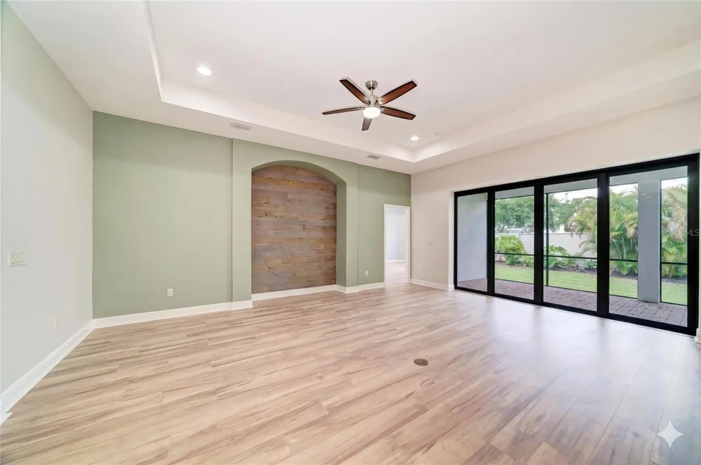 5819 TITLE ROW DRIVE Bradenton, FL 34210