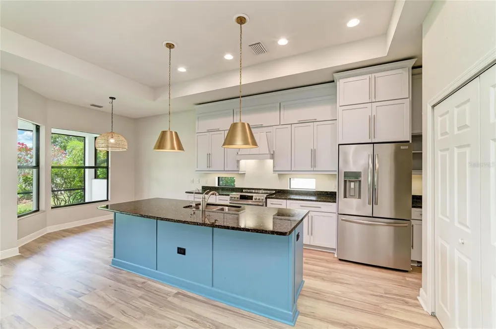 5819 TITLE ROW DRIVE Bradenton, FL 34210