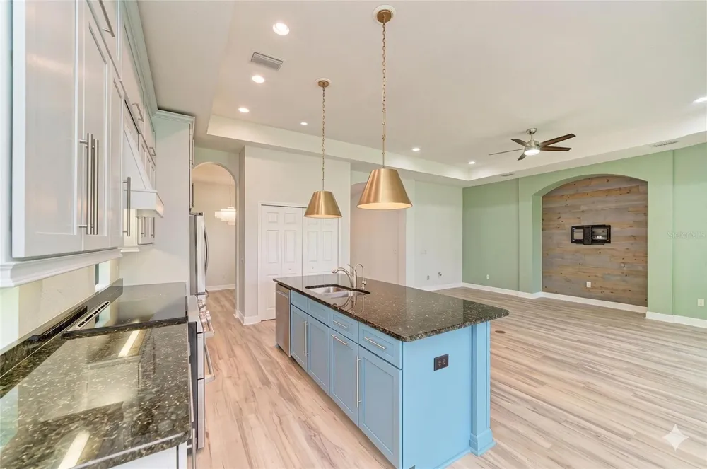 5819 TITLE ROW DRIVE Bradenton, FL 34210