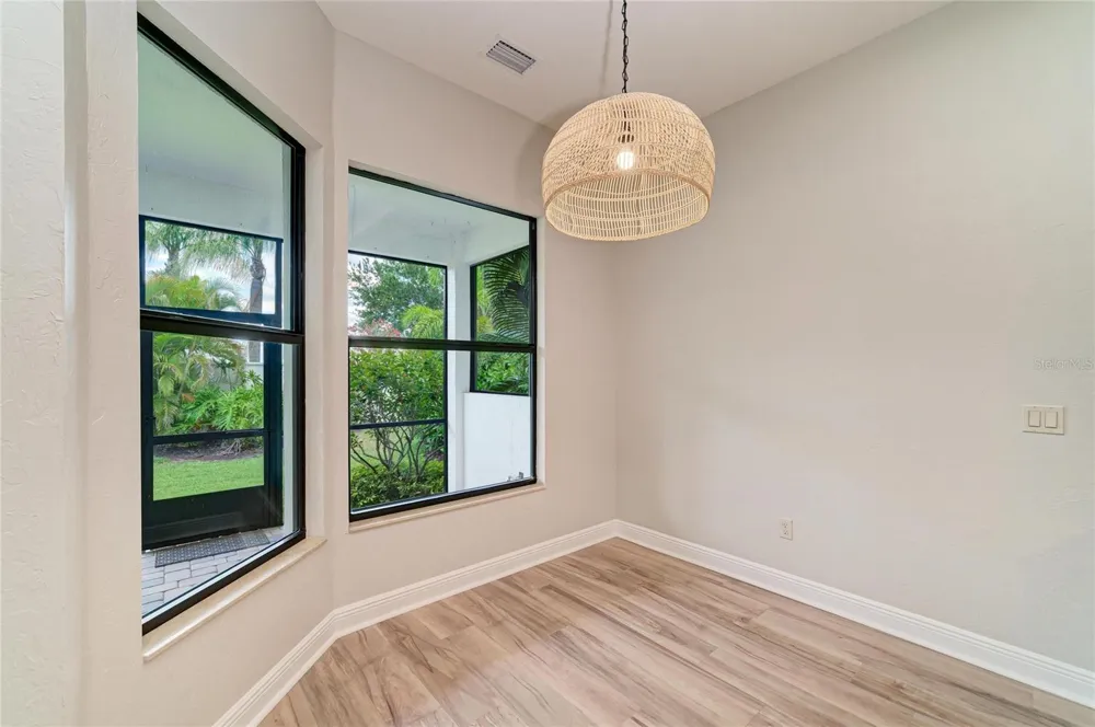 5819 TITLE ROW DRIVE Bradenton, FL 34210