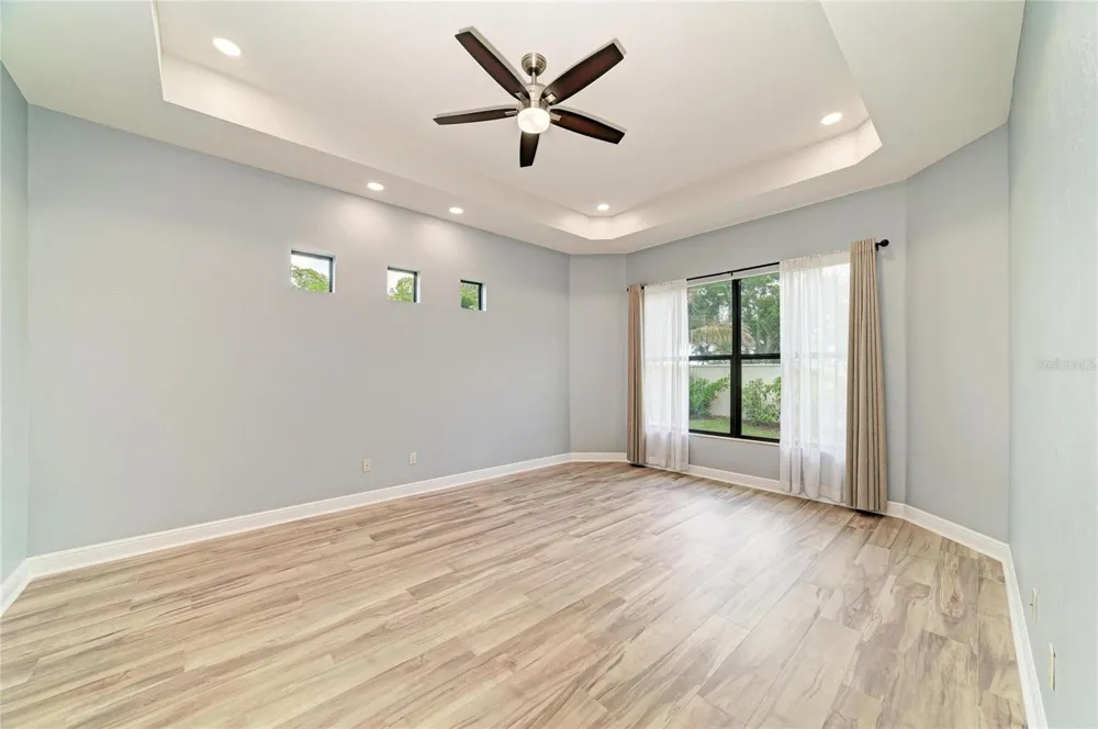 5819 TITLE ROW DRIVE Bradenton, FL 34210
