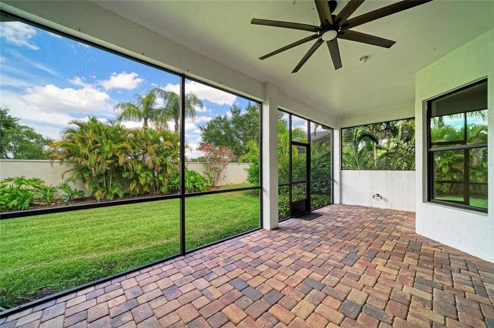 5819 TITLE ROW DRIVE Bradenton, FL 34210