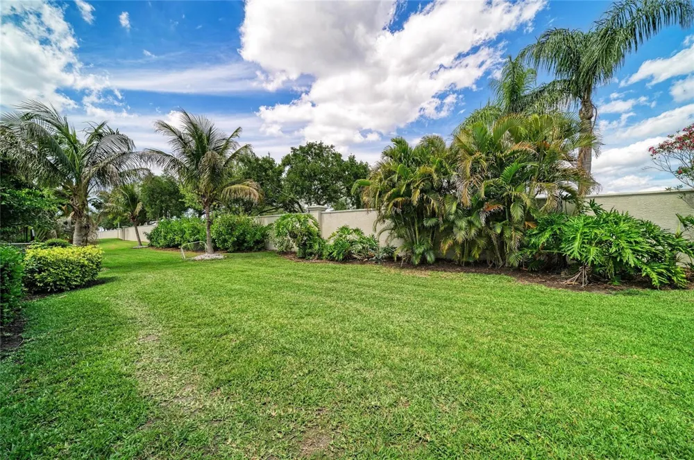 5819 TITLE ROW DRIVE Bradenton, FL 34210