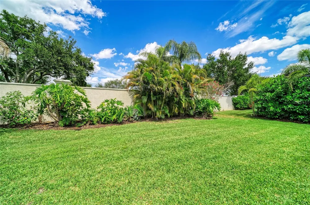 5819 TITLE ROW DRIVE Bradenton, FL 34210